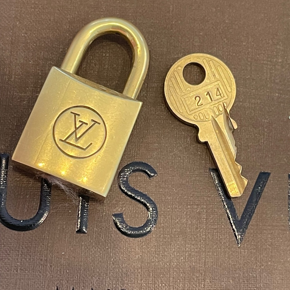 Authentic Louis Vuitton Padlock and Key Old Model LV No.214